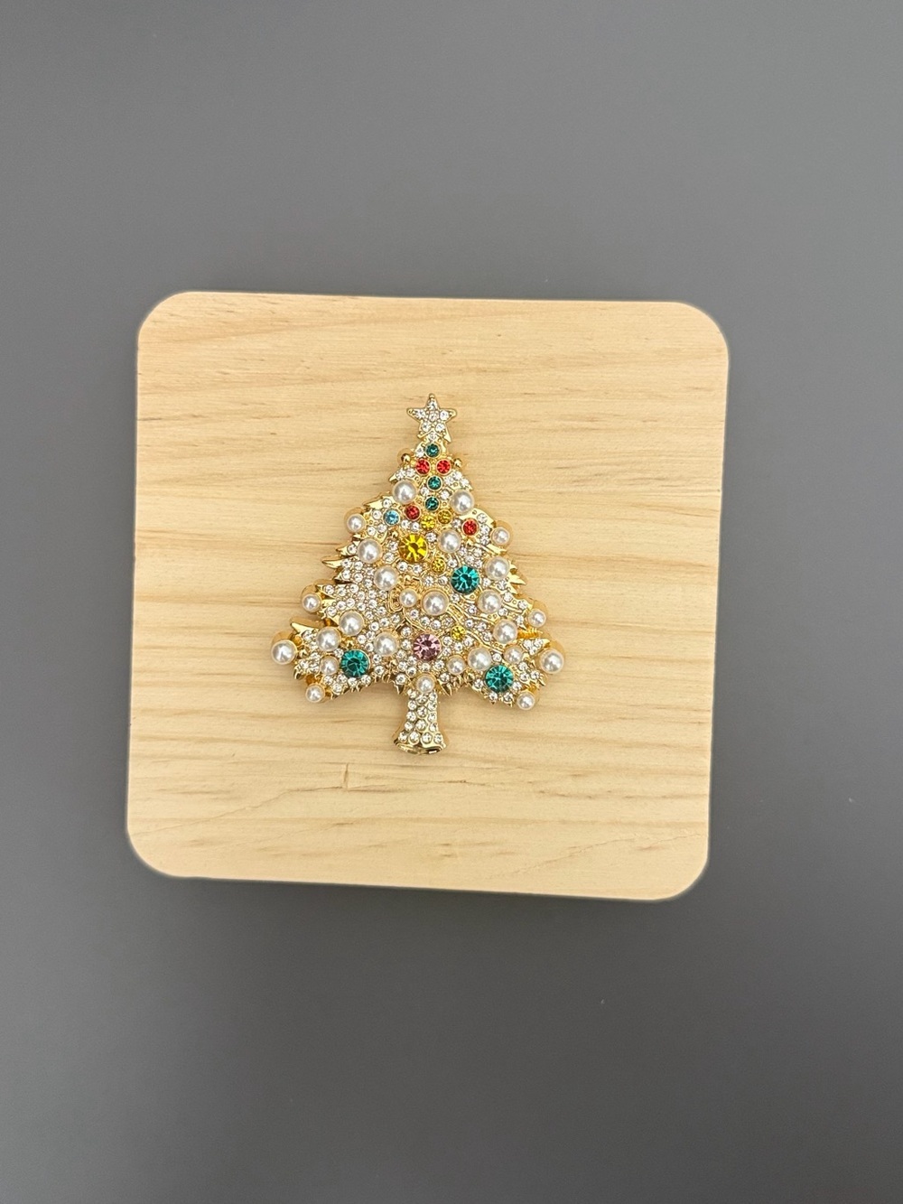 Christmas Tree Brooch Pearl Rhinestone Holiday Pin Gold Tone New Gift